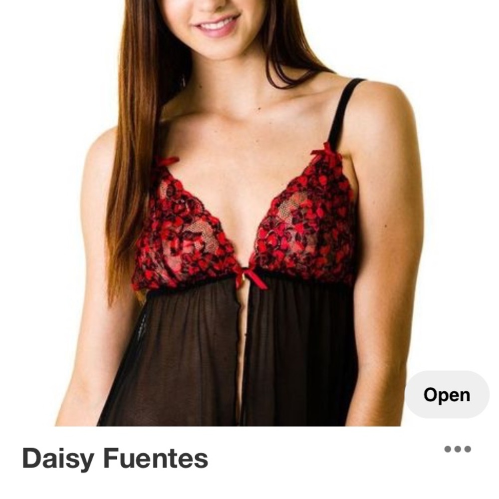 Daisy Fuentes Babydoll Set.